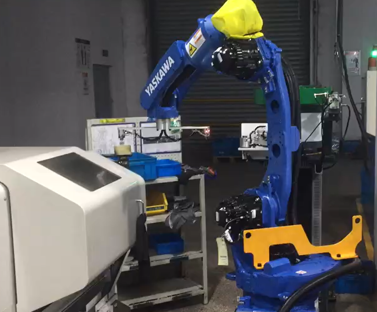 YASKAWA Robot For Loading And Unloading CNC Machine